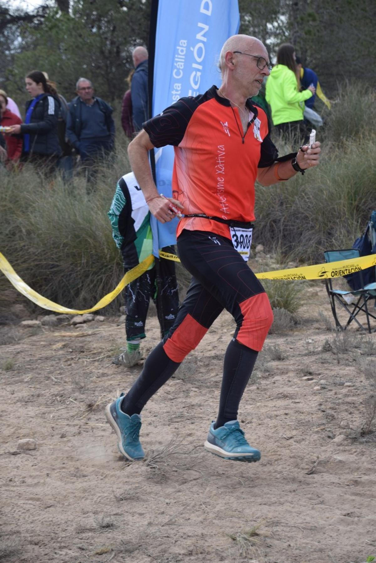 Corredor del CAX Orientació en la carrera de Jumilla.