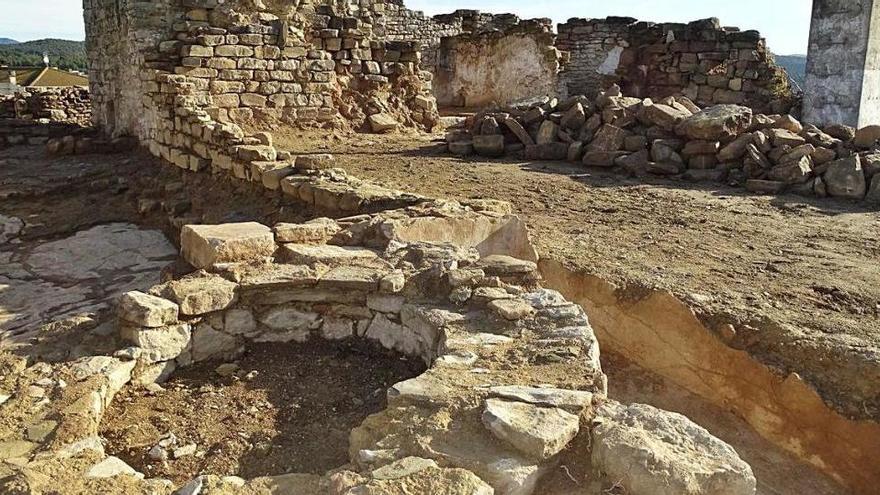 Restes de l&#039;antic mas del Puig de Calders després de l&#039;excavació arqueològica