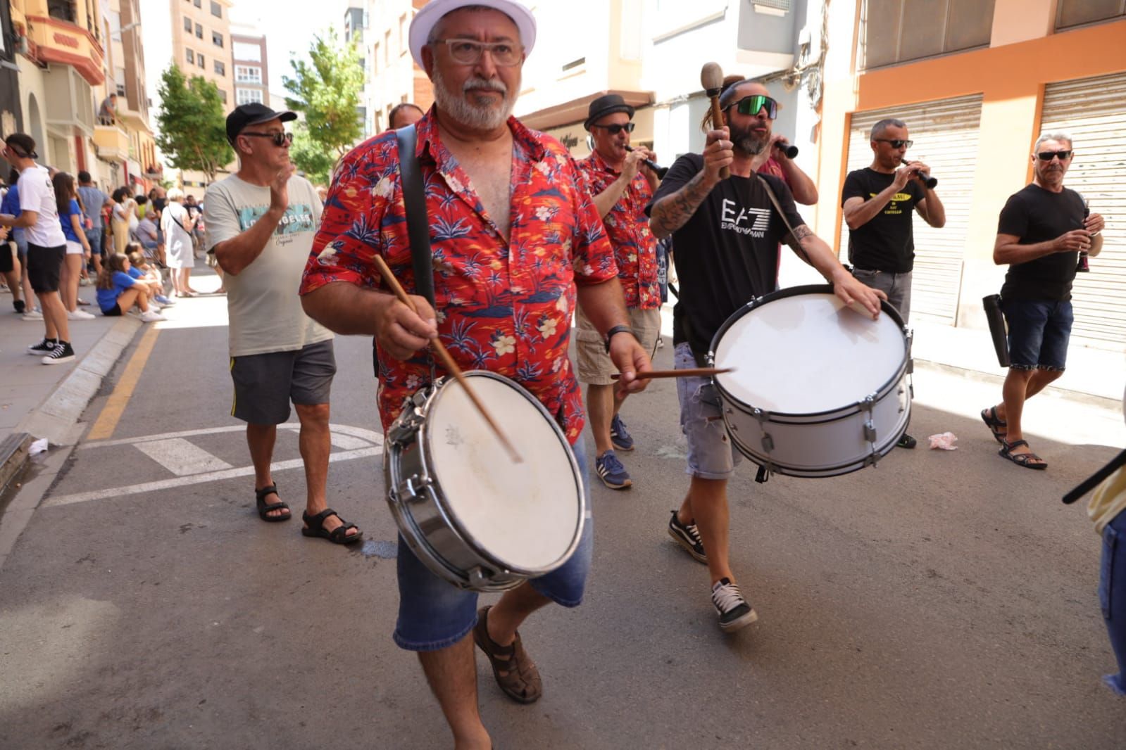El Grau da inicio a las fiestas de Sant Pere con pólvora, bous y música