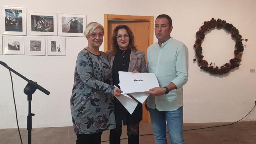 Chiva entrega los premios de otoño en arte y literatura