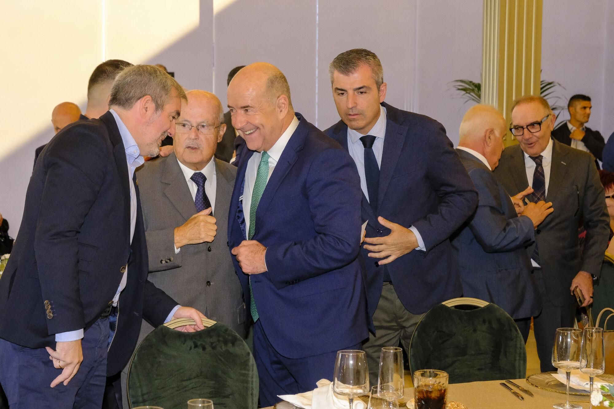 Comida navideña de la Confederación Canaria de Empresarios (CCE) en Las Palmas de Gran Canaria