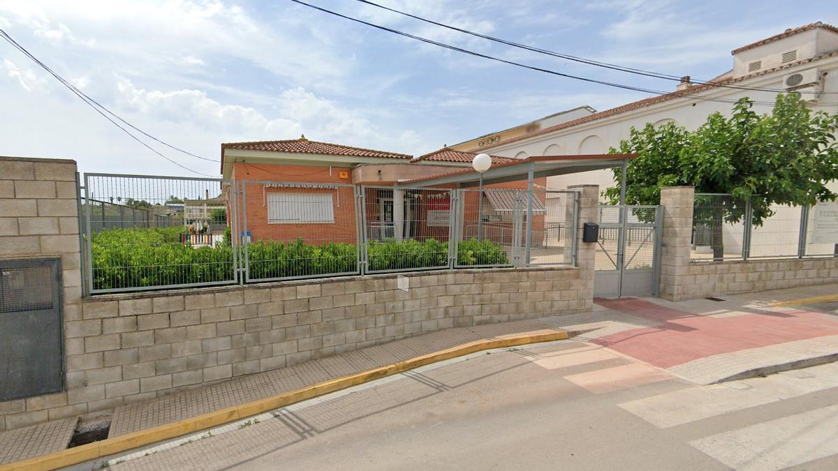 El colegio de Benicolet, donde se construye una aula nueva.