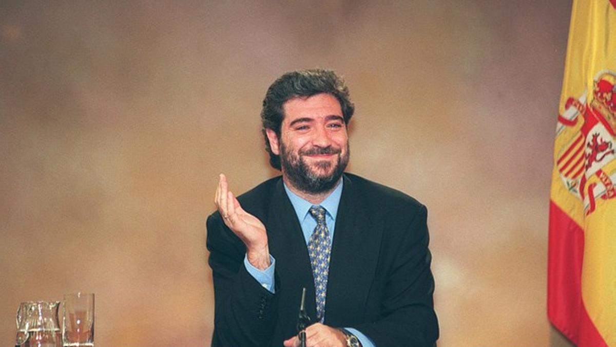 Miguel Ángel Rodríguez, cuando era portavoz del Gobierno de Aznar, en el 2001.