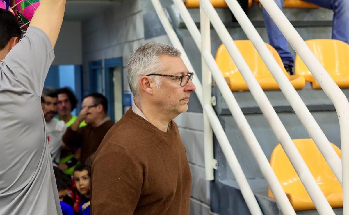Alfonso Rodríguez, antes de un partido del Entrerríos esta temporada.