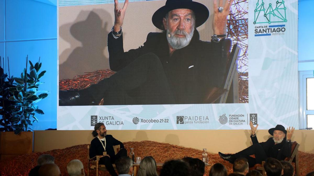 Pino Sagliocco (d.) mantuvo ayer un coloquio con Joe Pérez-Orive en la Cidade da Cultura. |  // XOÁN ÁLVAREZ