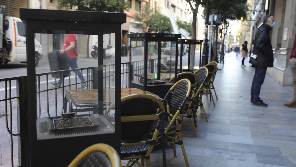 Otro rincón de un restaurante de la capital de la Plana, aclimatado para el invierno.