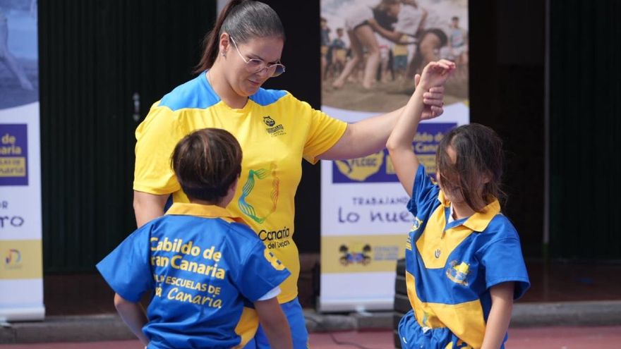 El IID y la Federación Insular de Lucha Canaria consolidan la lucha canaria en las escuelas de los 21 municipios