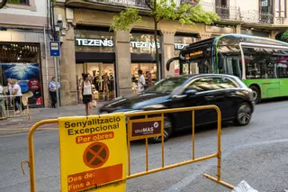 El carrer Guimerà en obres i amb problemes d'aparcament
