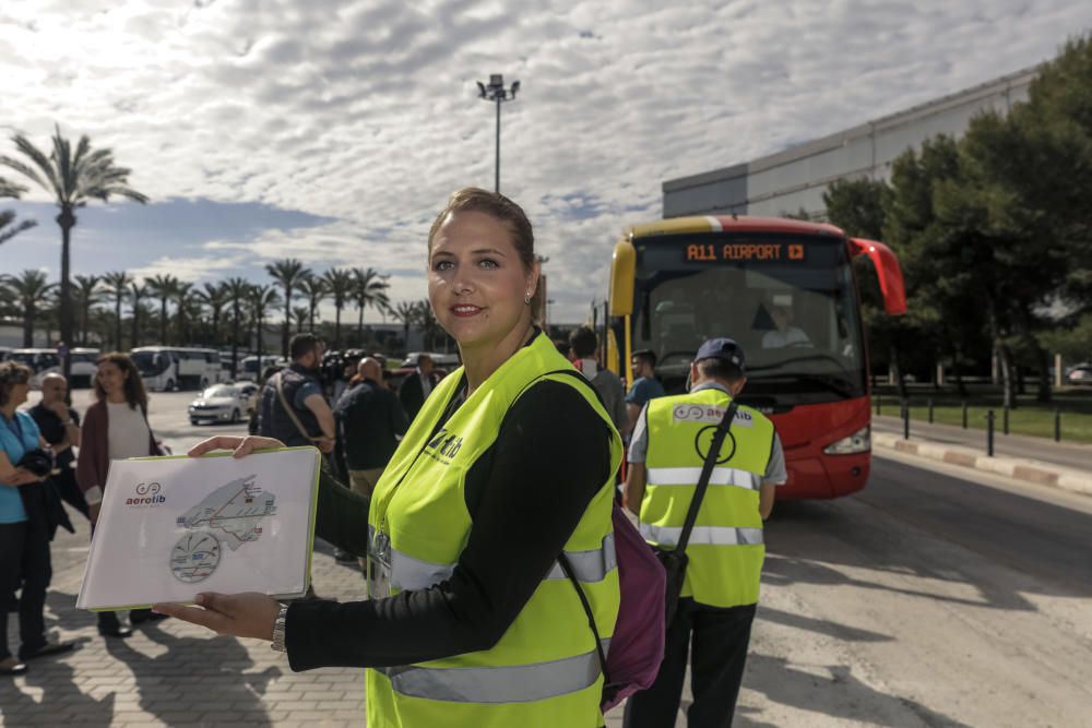 Presentación de los buses interurbanos al aeropuerto