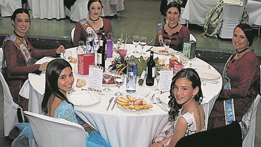 La cena de gala rinde pleitesía a la reina fallera, Mar Zamora