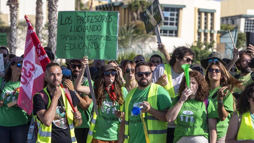 Cajas de resistencia o 'crowfundings' sin afiliación y por comarcas para apoyar al profesorado de huelga: la propuesta de UGT