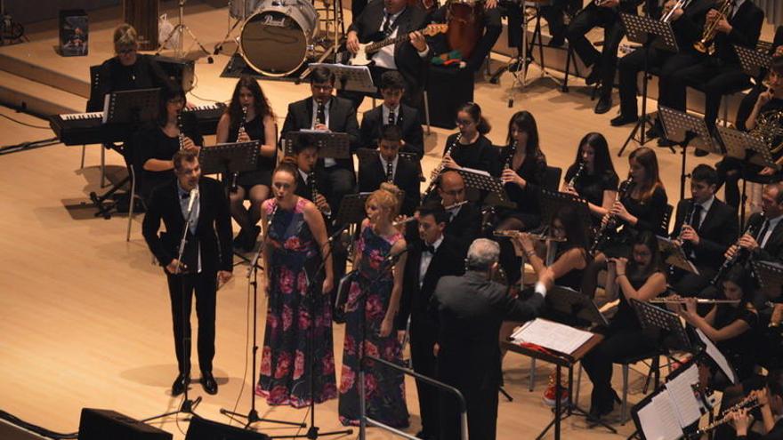 Un momento del concierto de la Unión Musical Torrevejense en el Auditorio Internacional