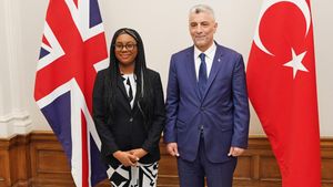 Kemi Badenoch y el ministro de Comercio de Turquía, en una imagen de marzo de 2024.