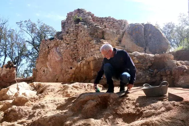 Els arqueòlegs recuperen les restes del castell de Montagut de Llagostera, un dels més desconeguts a comarques gironines