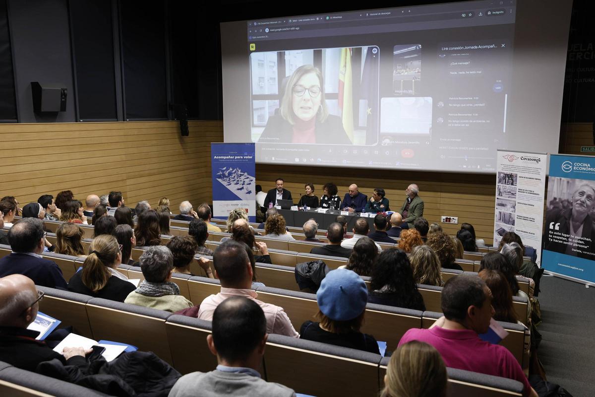 La jornada sobre sinhogarismo en Gijón, en imágenes