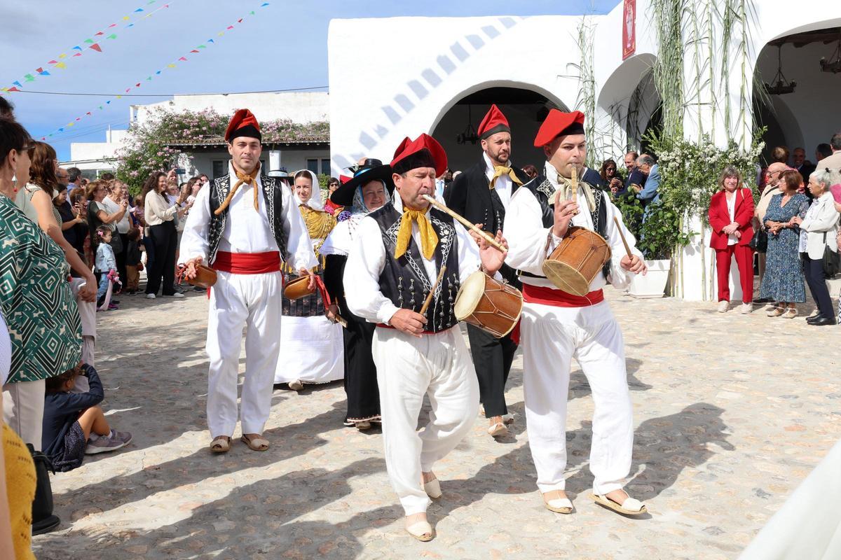 Todas las fotos de las fiestas patronales de Sant Rafel Todas las fotos de las fiestas patronales de Sant Rafel
