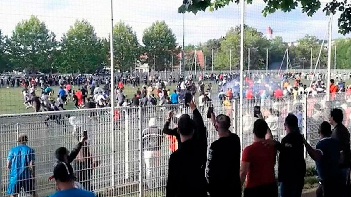 ¡400 personas juntas! Así fue la invasión de campo en Estrasburgo que indigna a la población