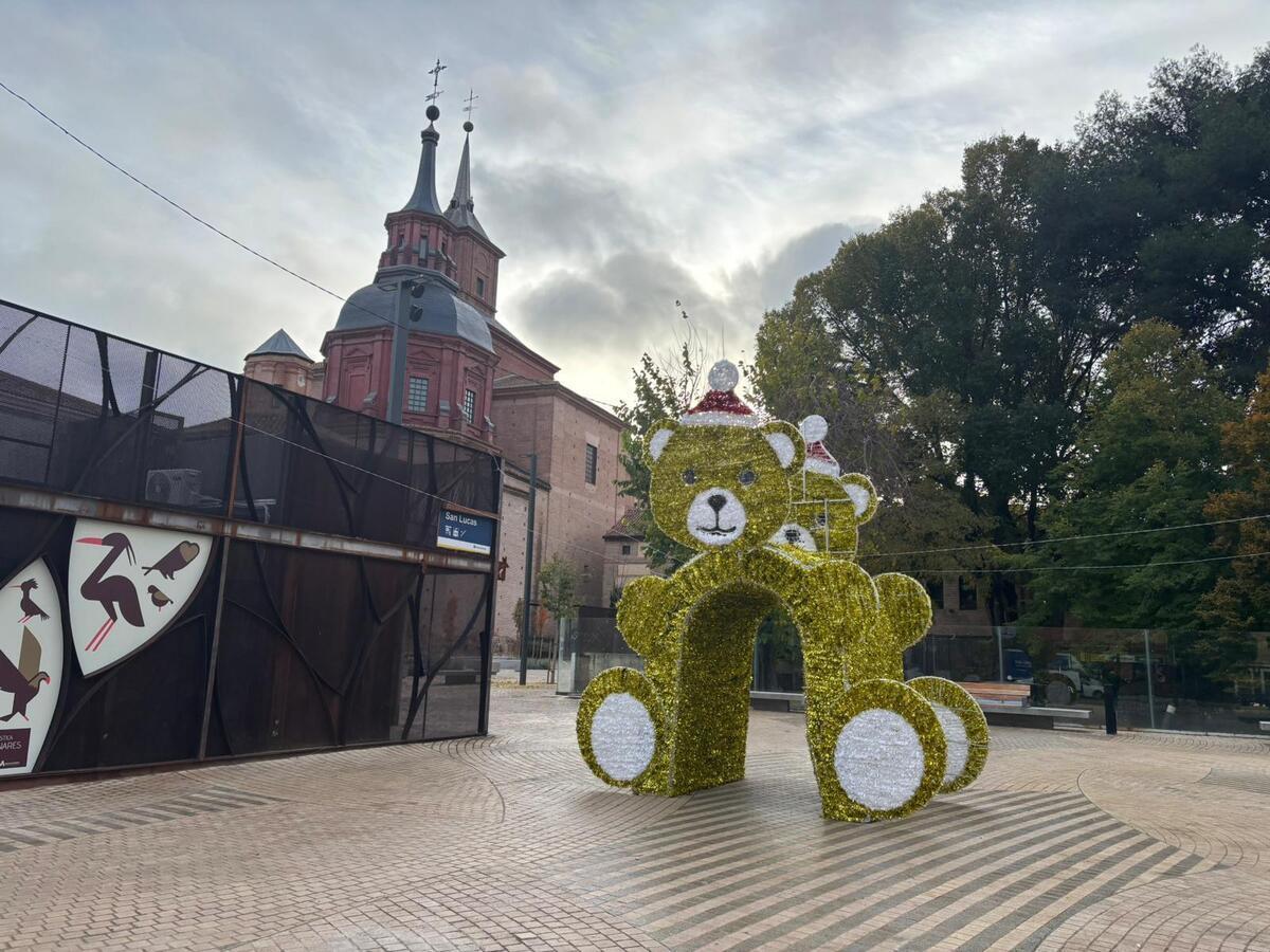 Osos decorativos en la entrada a la ciudad alcalaína