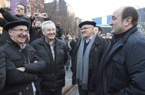 Imágenes de la manifestación convocada por el PNV y Sortu en Bilbao.