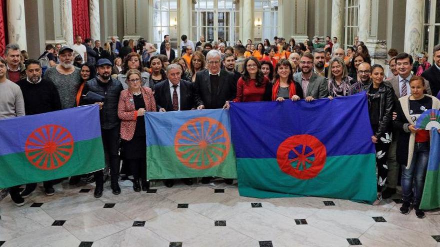 Acto de celebración del Día Gitano, en el Ayuntamiento de València