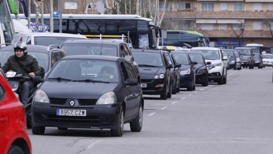 La Volta provoca un caos   de trànsit en diverses zones