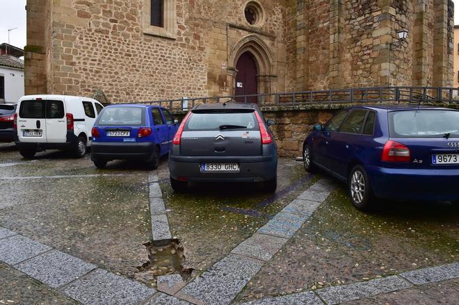 Fotogalería | Pavimento en mal estado en Plasencia