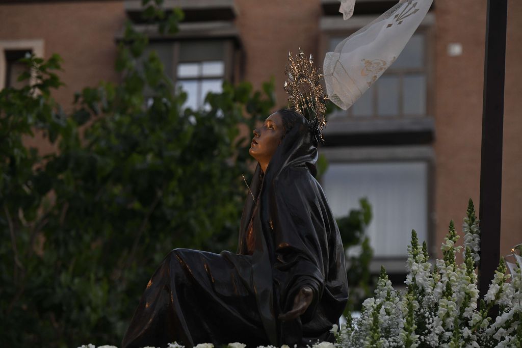 Procesión del Santo Sepulcro este Viernes Santo en Murcia, en imágenes