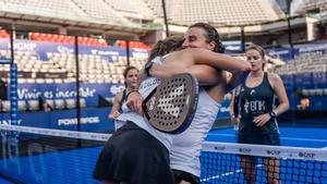 Nogueira y Caldera celebran el triunfo ante las número uno