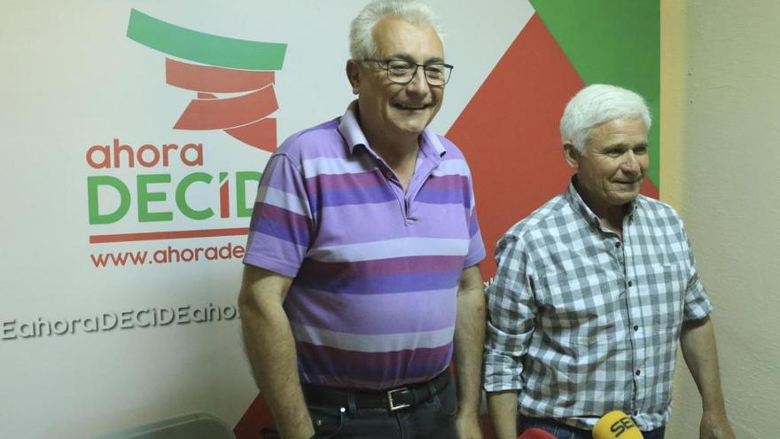 José Luis Ferrero y Manuel Hernández de Ahora Decide durante la rueda de prensa.