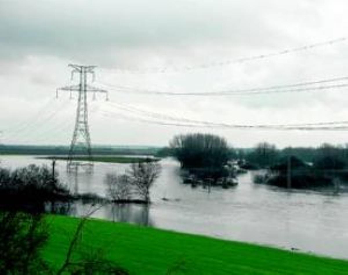 La Lluvia Desborda El Ti tar Y El Arrago la-lluvia-desborda-el-ti-tar-y-el-arrago