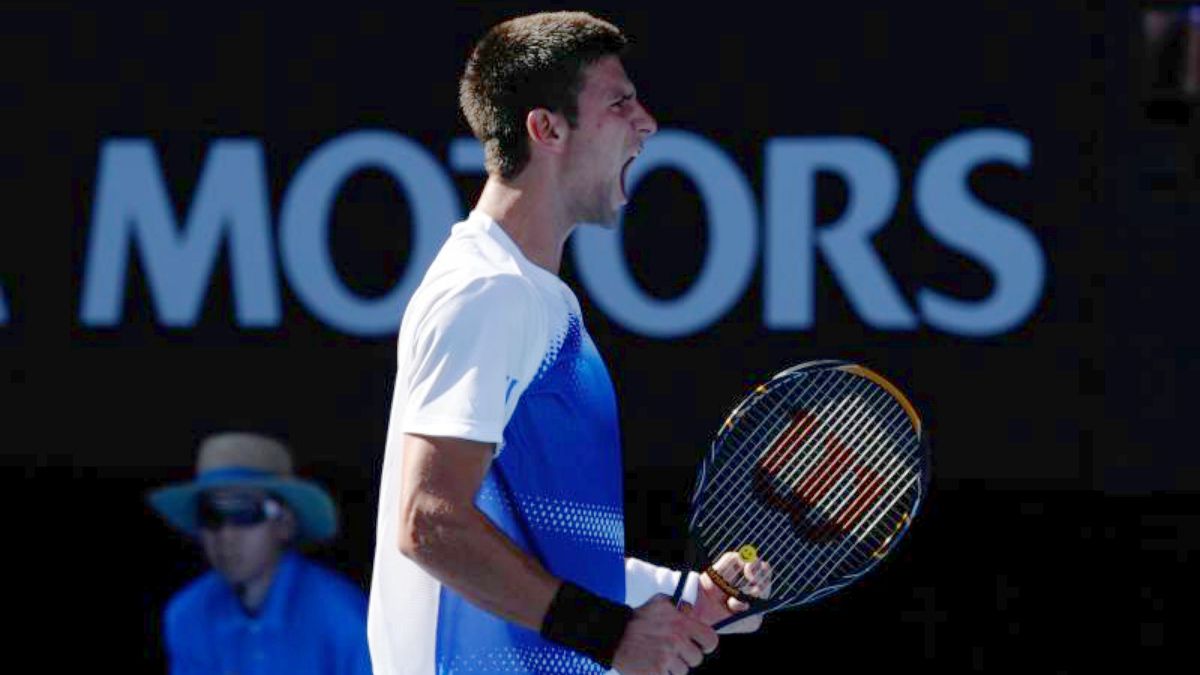 Novan Djokovic (SRB) celebra la victoria para alcanzar las semifinales del Open de Australia en 2008.