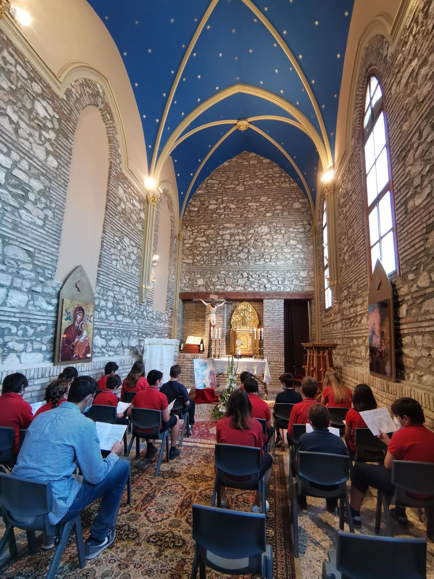 Restauran la ermita del colegio Ave María de Penya-Roja del siglo XIX