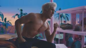 Ryan Gosling demuestra su talento musical en la balada ’I’m Just Ken’.