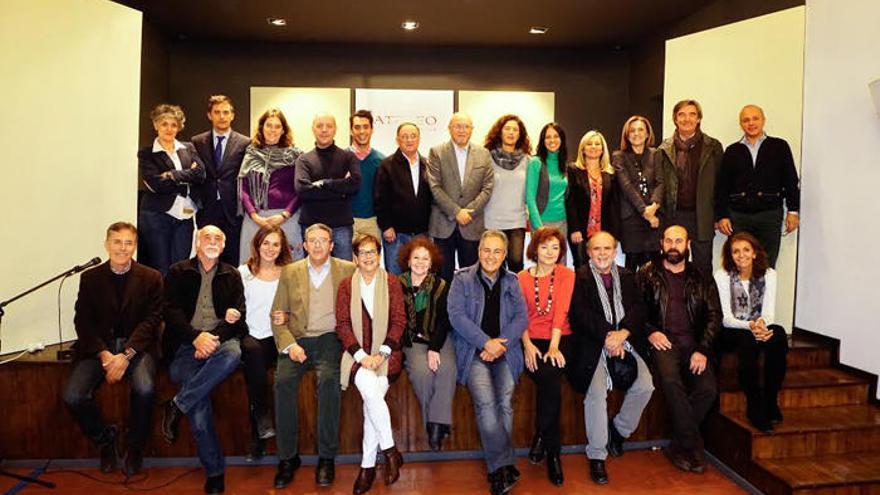 Imagen de la última Junta Directiva del Ateneo de Málaga.