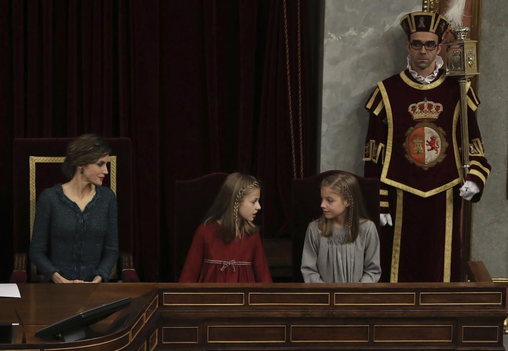 Leonor y Sofía, protagonistas en el Congreso