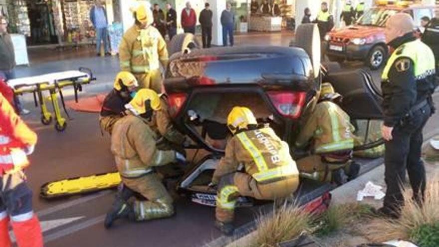 Aparatoso accidente junto al Paseo de Poniente