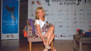 Lydia Lozano recibiendo el Premio a la Mejor Calzada de España en 2011.