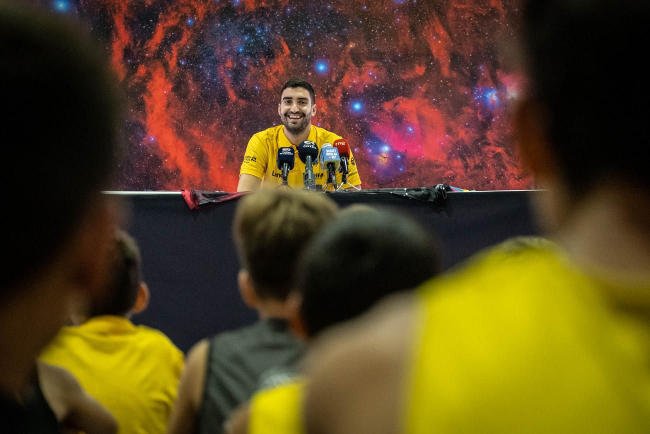 Presentación de Jaime Fernández, nuevo jugador del Lenovo Tenerife