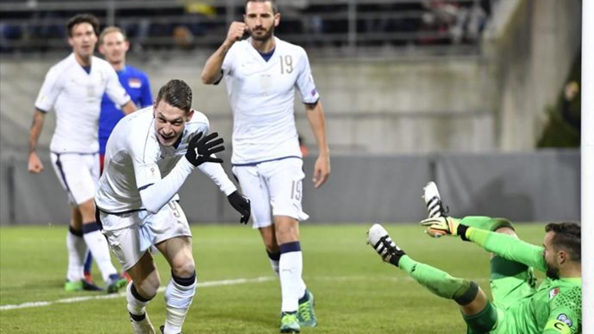 Belotti celebra el primer gol a Liechtenstein