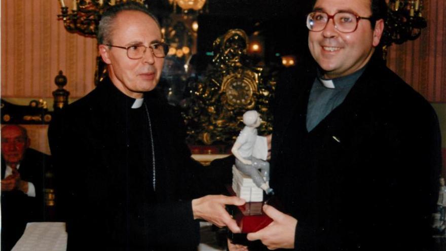 El rector del Seminario recoge el premio