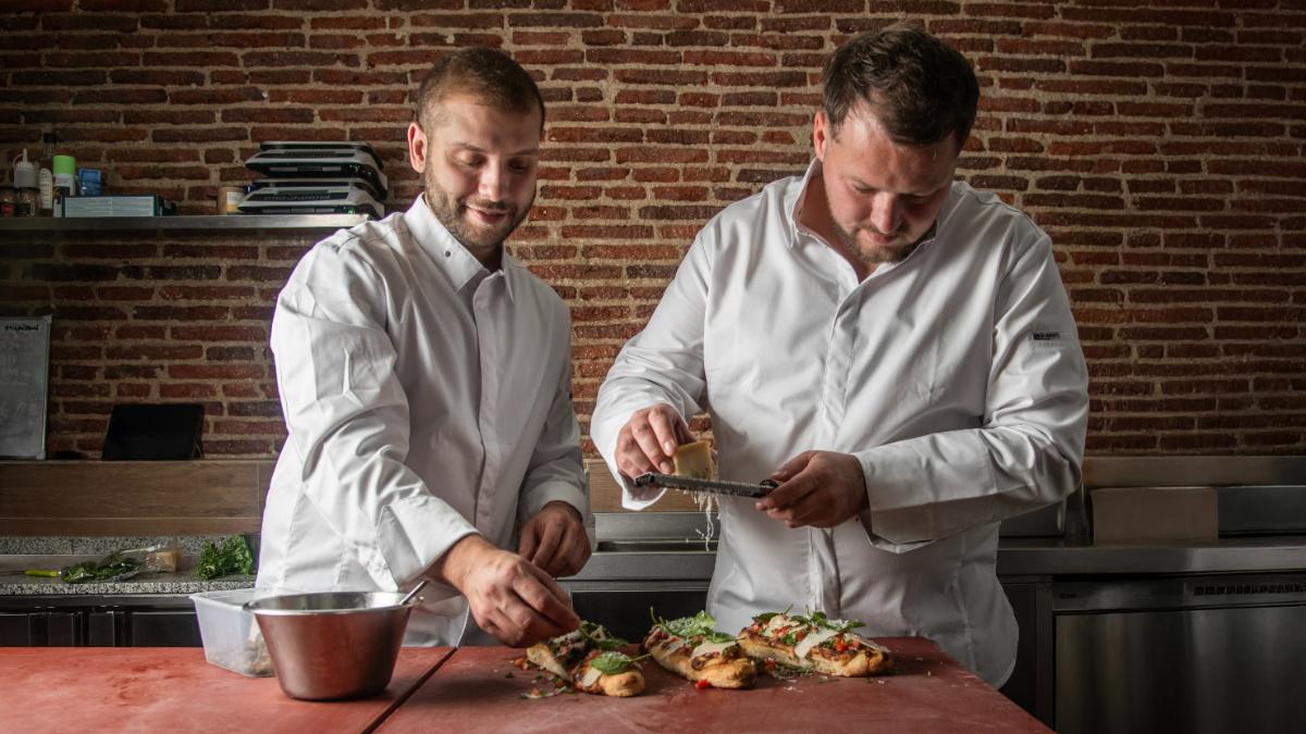 Víctor Berguerot y Julien Germain al frente de La Charcuterie.