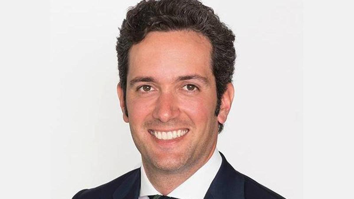Carlos Álvarez.
