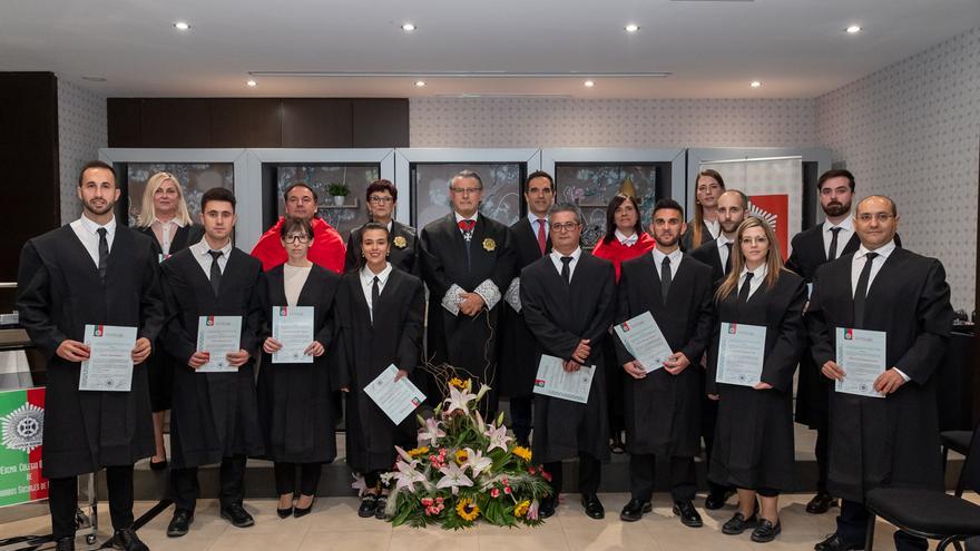 El Colegio Oficial de Graduados Sociales de la provincia de Alicante celebra el acto institucional con la jura de los nuevos miembros
