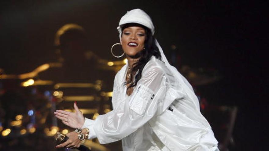 Rihanna en su concierto en Dubai