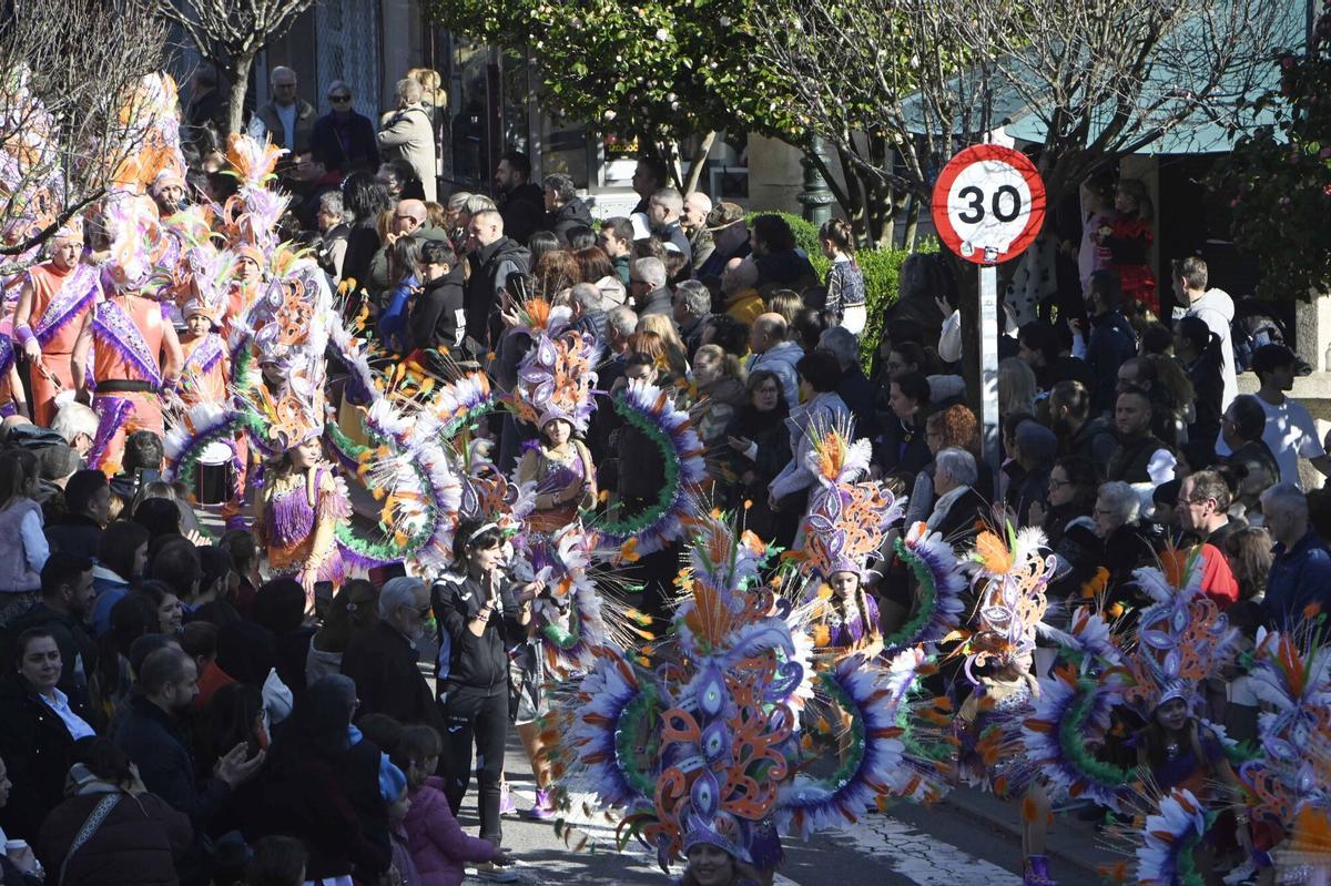 Las comparsas desfilaron ayer por las principales calles del centro urbano
