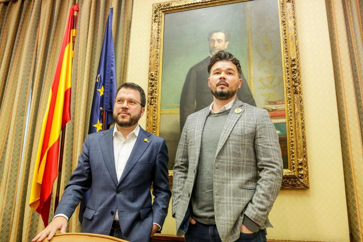 El coordinador nacional de ERC y vicepresidente del Govern, Pere Aragonés (izquierda) y el portavoz de Esquerra Republicana Per Catalunya en el Congreso de los Diputados, Gabriel Rufián (derecha).