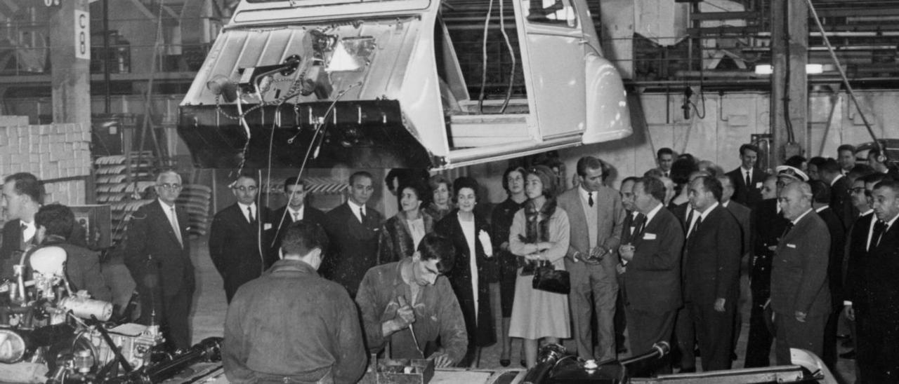 En 1964, seis años después del arranque de la actividad de Citroën, los entonces príncipes Don Juan Carlos y Doña Sofía visitaron por primera vez Balaídos. Ambos volverían en 1976 ya como reyes. | // R. GROBAS