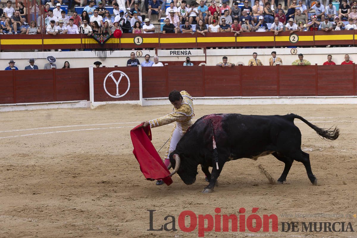 Tarde histórica en Abarán con la alternativa de José María Trigueros y el indulto de Tomás Rufo, junto a Castella salieron a hombros