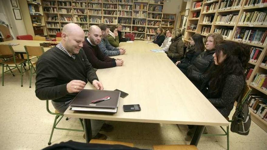 Imagen de la asamblea celebrada ayer. // Bernabé/Cris M.V.