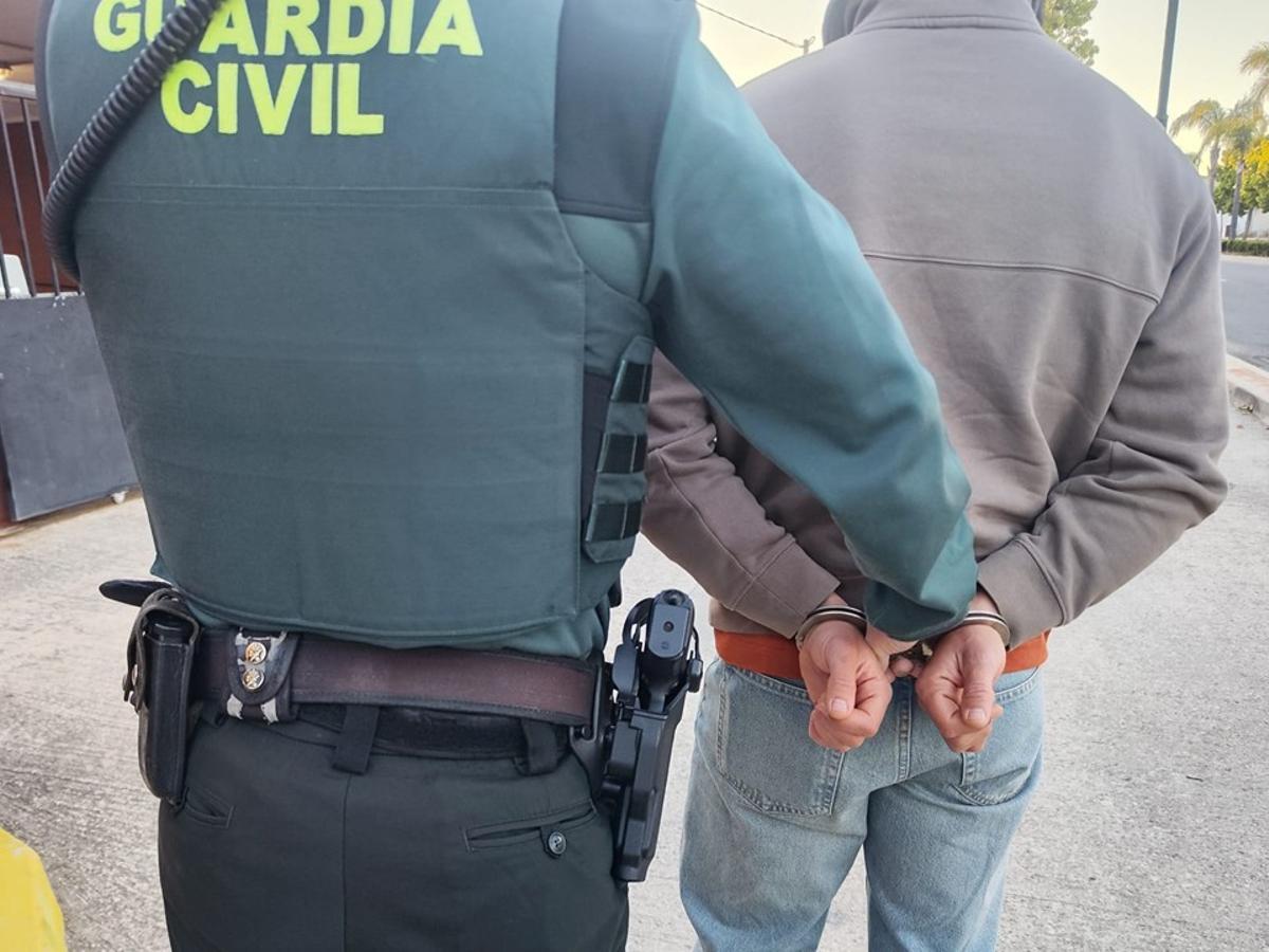 Imagen del fugitivo detenido por la Guardia Civil.
